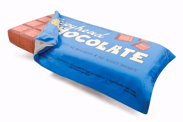 Chiếc giường ngủ độc đáo hình thanh socola được thiết kế bởi nhà thiết kế nội thất Úc Sophie Farquhar. Giường được sản xuất bằng 100 phần trăm cotton có giá 255 USD (khoảng 5,8 triệu đồng).