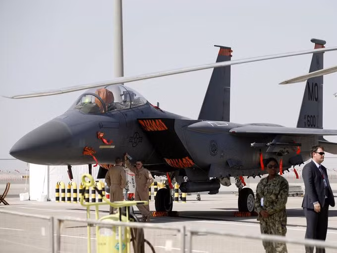 Máy bay quân sự U.S. F-15E Strike Eagle trưng bày tại triển lãm năm nay.