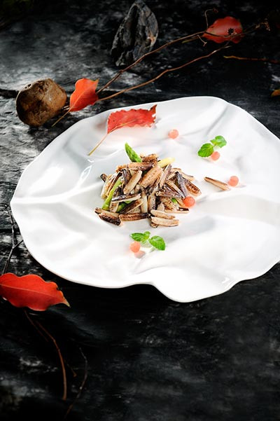 Người Trung Quốc cho rằng cách chế biến cua lông ngon và phổ biến nhất là hấp, bởi với cách này đảm bảo được hương vị, độ ngon, chắc của thịt cua ở mức độ cao nhất.