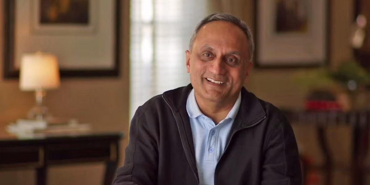 Tỷ phú Manoj Bhargava, hứa tặng 90% tài sản làm từ thiện, với mong muốn giảm sự đau khổ của con người. Người sáng lập kiêm Giám đốc điều hành tập đoàn 5-Hour Energy cam kết sẽ dùng hơn 90% tài sản của mình để làm từ thiện. Quỹ từ thiện của ông đã thực hiện hơn 400 dự án cho đến nay, gồm việc cải thiện các trường học và bệnh viện và thúc đẩy sự nghiệp giáo dục phụ nữ ở nông thôn Ấn Độ.