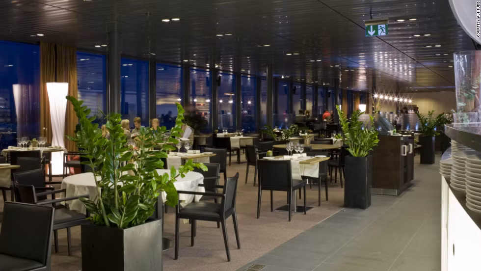 7. Nhà hàng Altitude tại sân bay Geneva của Thụy Sĩ.