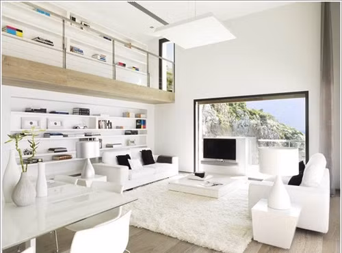 Nội thất màu trắng luôn là cách hiệu quả nhất giúp căn phòng rộng rãi và tươi sáng.