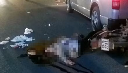 Tai nan giao thong tham khoc, hai vo chong chet tham