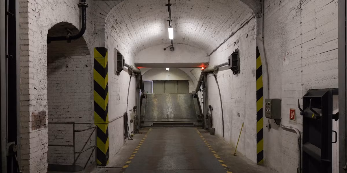 Dù công ty Vivos chưa định giá mỗi căn hộ trong căn hầm siêu sang, giới bất động sản dự đoán giá có thể tới 1,1 triệu USD.