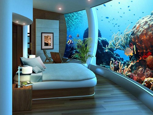 Cư dân cũng được cung cấp các phương tiện giao thông, xe bọc thép, máy bay trực thăng, quần áo bảo hộ và thiết bị phòng độc khi ra ngoài không gian mở với hoạt động chăn nuôi, đánh cá và săn bắn…