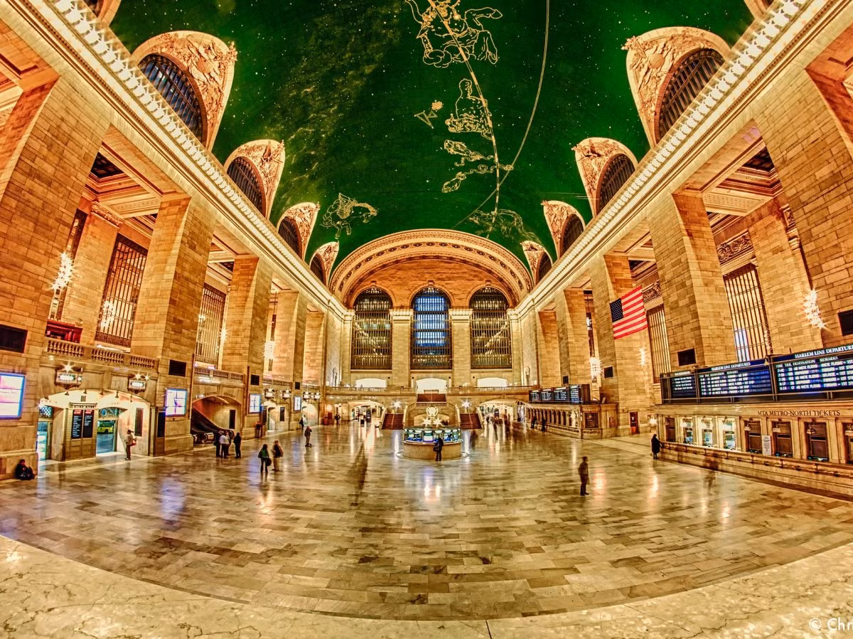Trần nhà tuyệt đẹp của nhà ga Grand Central Terminal ở thành phố New York (Mỹ).