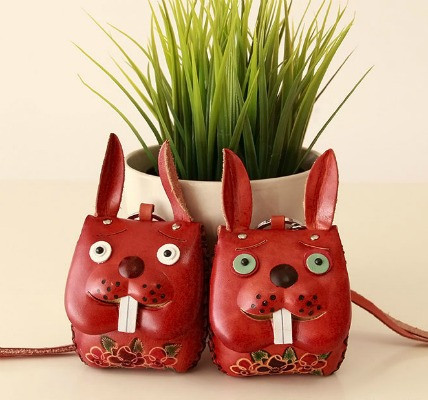 Túi xách hình thỏ ngộ nghĩnh.