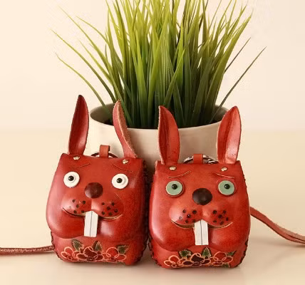 Túi xách hình thỏ ngộ nghĩnh.