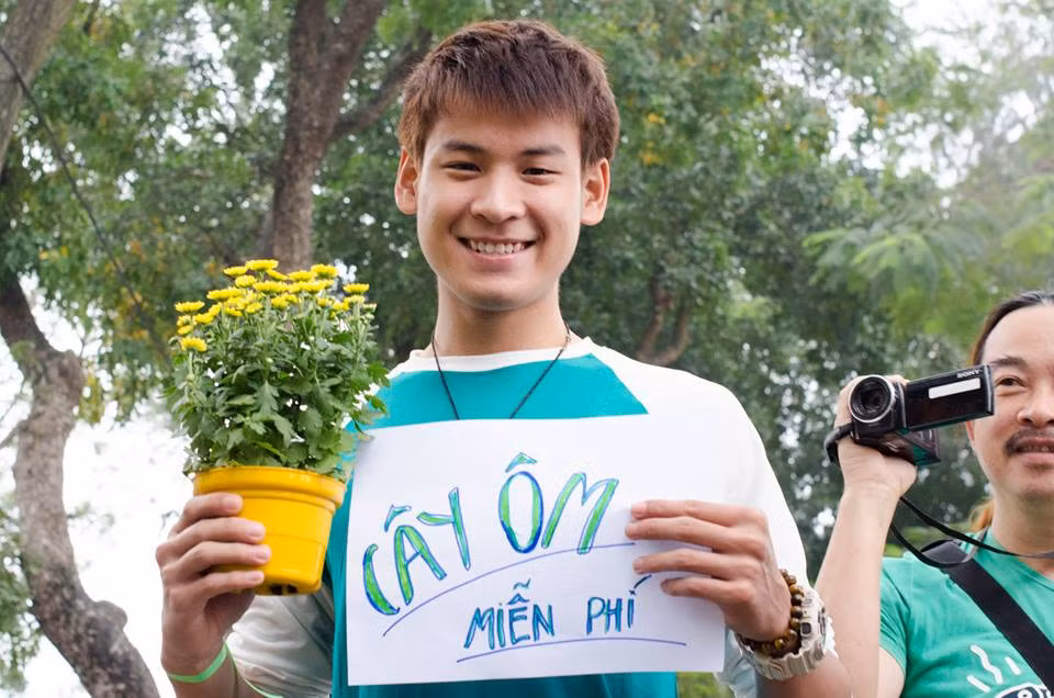 Không chỉ góp phần tạo tiếng nói tác động đến người dân Thủ đô, các vị lãnh đạo... mà giới trẻ với những hành động trên cũng tìm thấy niềm vui đến từ việc mở lòng, chia sẻ với người khác về một thông điệp chung.