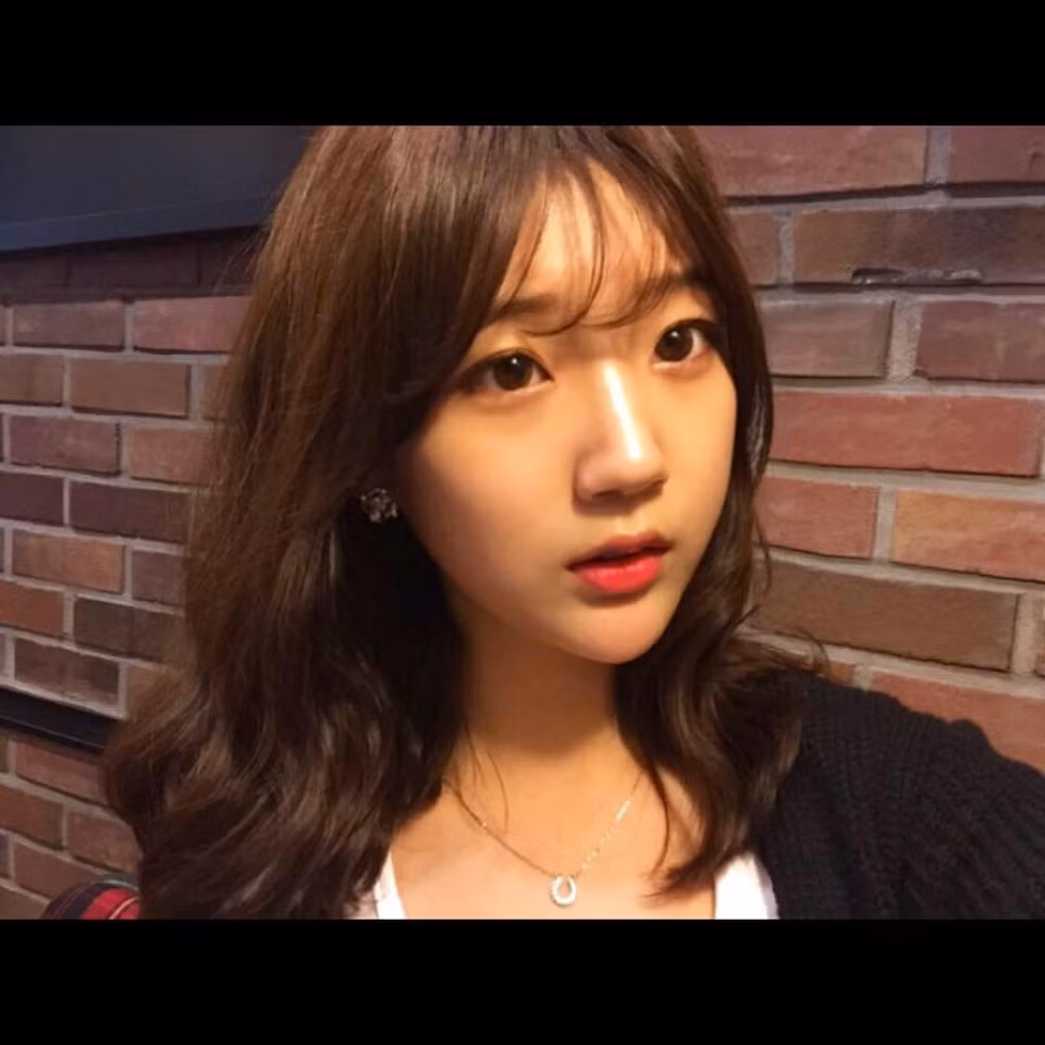 Kim Hye Eun không phải là một nhân vật nổi tiếng, không phải là hot girl được nhiều người biết đến, cũng không có bất cứ hoạt động nào nổi bật.