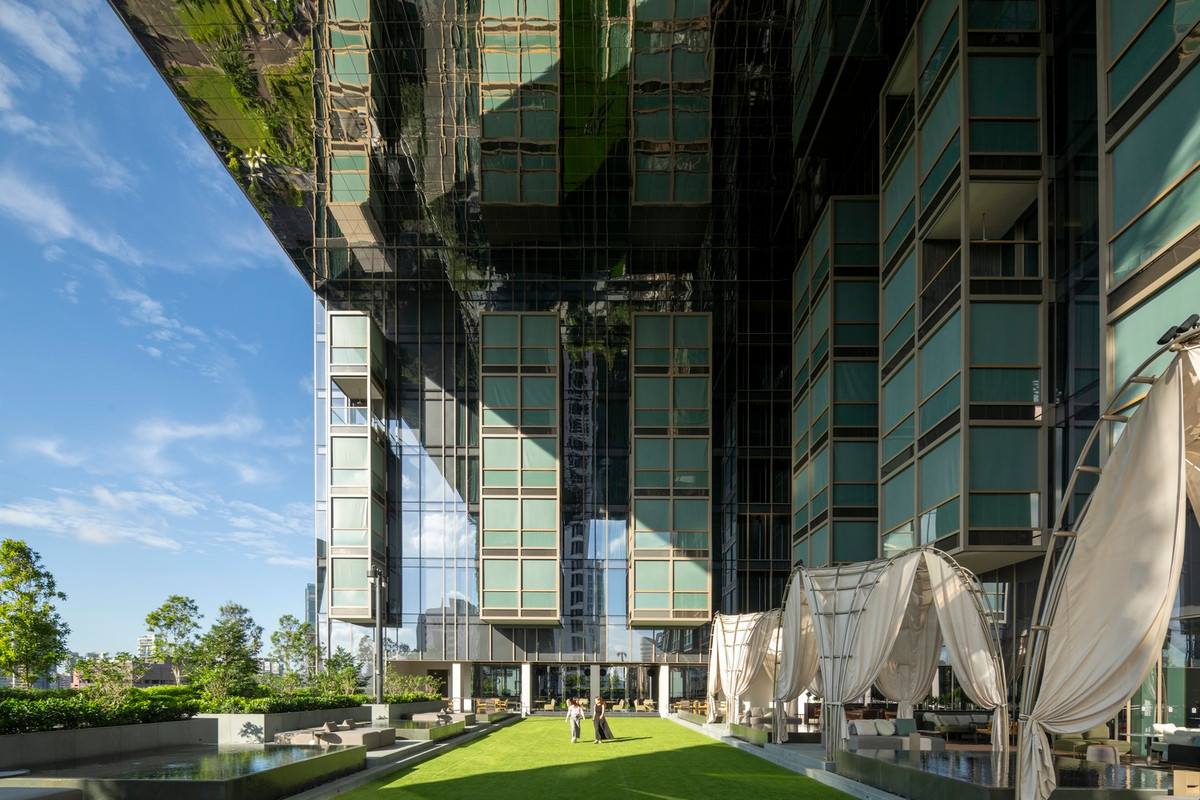 ông trình độc đáo này được thiết kế với các khối hình chữ L chia tòa tháp thành bốn khối riêng biệt - Ảnh: Darren Soh/Archdaily