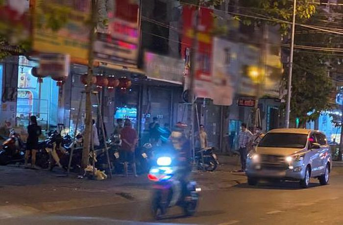  Triệt phá đường dây đánh bạc trăm tỷ đồng: Ngày 29/11, Công an tỉnh Sóc Trăng cho biết, vừa triệt phá đường dây đánh bạc và tổ chức đánh bạc với số tiền được cho là lên đến hàng trăm tỷ đồng. Qua đó, Công an bắt 20 đối tượng, tang vật thu giữ trên 1,3 tỷ đồng, 26.400 USD, 50 điện thoại, máy tính bàn, laptop và nhiều tang vật liên quan.