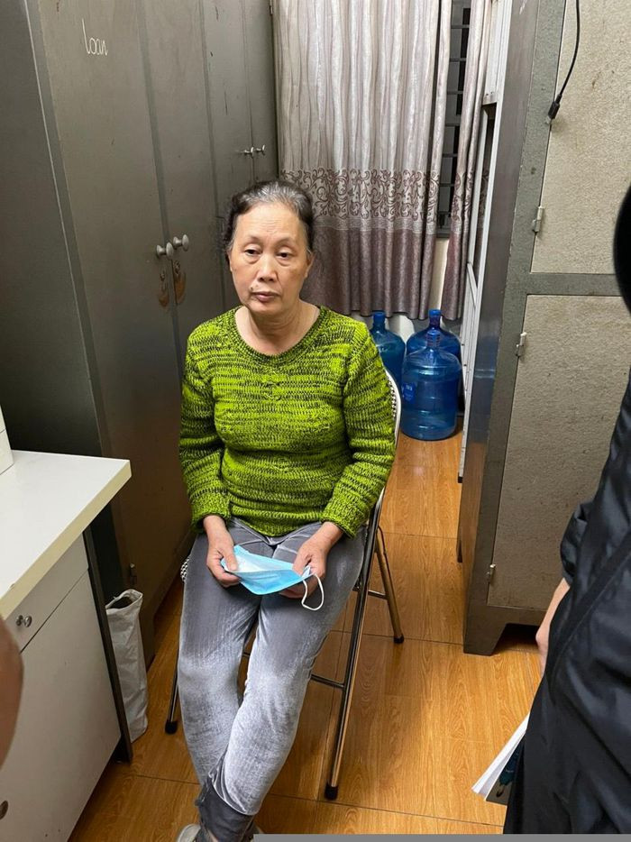  'Nữ quái' sa lưới sau gần 20 năm lẩn trốn: Ngày 22/11, Công an tỉnh Hải Dương cho biết đã bắt giữ Phạm Thị Chuyện (SN 1959, trú TP Chí Linh, Hải Dương) bị truy nã về Tội chứa mại dâm từ năm 2002 (sau gần 20 năm lẩn trốn) tại TP Hải Phòng.