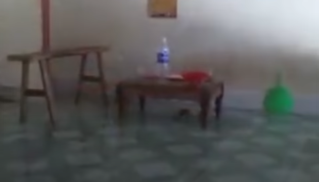 Quá trình điều tra, cơ quan Công an xác định nạn nhân có mối quan hệ tình cảm khá phức tạp. Hàng ngày, bà Thanh còn tiếp xúc với rất nhiều người ở nhiều địa phương khác nhau về xem bói và lấy thuốc nên việc sàng lọc đối tượng nghi vấn gặp nhiều khó khăn.