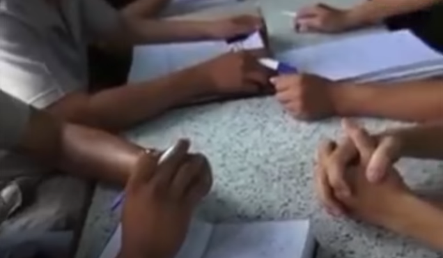 Anh Đạt, con trai nạn nhân cho biết, trước thời điểm bị sát hại, bà Thanh có đeo hai chiếc nhẫn và một dây chuyền bằng vàng thật, một chiếc lắc đeo tay bằng vàng giả. Nhưng sau khi bị sát hại thì dây chuyền không còn, riêng chiếc lắc vàng giả vẫn nằm trên tay nạn nhân.