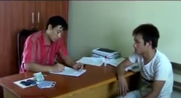 Hung thủ Ngà biết rõ trong nhà chỉ còn mỗi mình bà Dung, bởi bố con ông Thúy đã đi Hòa Bình giúp người con trai làm nhà từ mấy ngày trước. Sang đến nhà bà Dung, đang lục tìm tài sản thì bị bà Dung phát hiện, Ngà đã vật lộn với nạn nhân rồi khống chế trói cổ nạn nhân, rồi thực hiện hành vi đồi bại. Sợ bị tố giác hành vi của mình, Ngà đã ra tay sát hạt nạn nhân bằng một vết cắt ở cổ. Ra tay xong, hung thủ đã vào nhà tắm múc nước giội lên xác nạn nhân hòng xóa dấu vết.