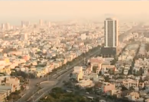 Nhân hiện đang là công nhân của một công ty vệ sinh đóng trên địa bàn quận Sơn Trà. Sau thời điểm xảy ra vụ án này, đối tượng không có mặt ở công ty cũng như ở nhà.