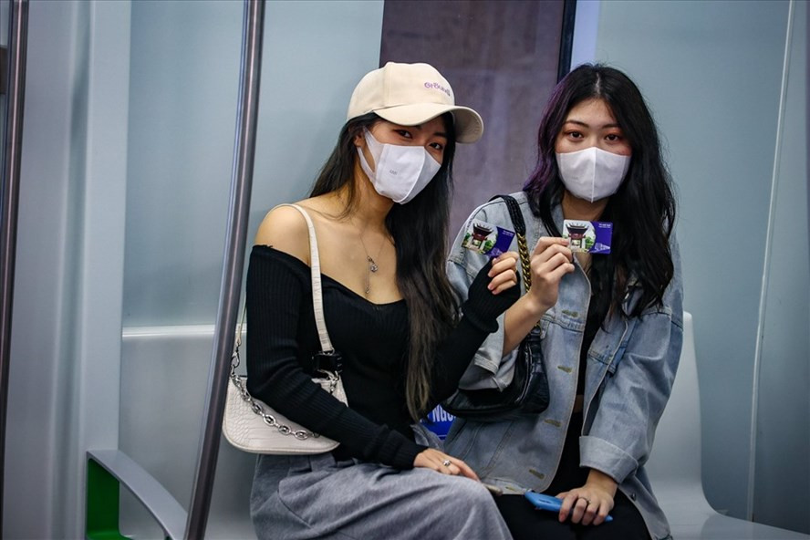 Ngay dau tien duong sat Cat Linh - Ha Dong chinh thuc thu phi