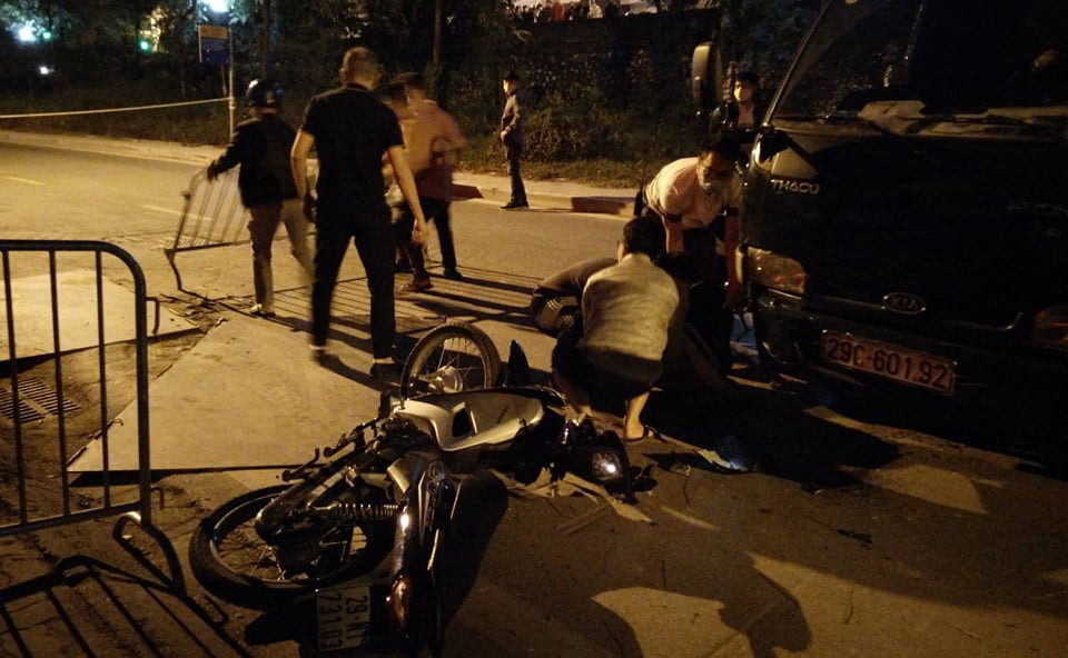 Vây bắt nhóm thanh niên đua xe náo loạn đường phố Hà Nội - Hình 2 Vay bat nhom thanh nien dua xe nao loan duong pho Ha Noi-Hinh-2