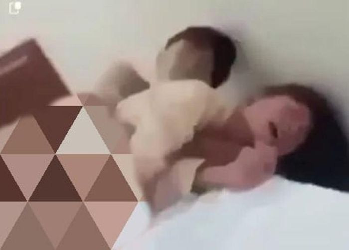 Tin nóng 26/11: Thiếu nữ 16 tuổi bị hiếp dâm tập thể trong khách sạn Tin nong 26/11: Thieu nu 16 tuoi bi hiep dam tap the trong khach san