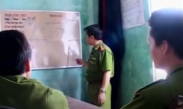 Theo bà ngoại của nạn nhân, ông Tuấn là người rất thương Bửu, gần như ông Tuấn chiều theo tất cả mọi thứ mà nạn nhân muốn. Những chi tiết nhỏ nhặt ấy tưởng chừng không liên quan gì đến vụ án. Nhưng qua con mắt của điều tra viên thì đây là một điểm chú ý rất quan trọng. Phải có một mối quan hệ phức tạp nào đó giữa ông Tuấn và Bửu mới khiến ông Tuấn chiều nạn nhân một cách nhiệt tình đến như vậy.