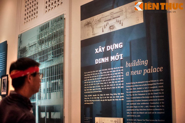 Nội dung trưng bày ở tầng 2: Gia đình trị - Cuộc chiến giành quyền lực ở Sài Gòn - Ấp chiến lược – Đời sống Sài Gòn - Ném bom 1962 – Khủng hoảng 1963 – Xây dựng dinh mới.