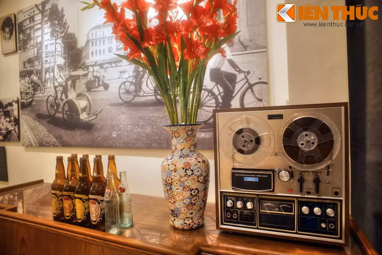 Không gian sống của người Sài Gòn một thời cũng được tái hiện sinh động với nhiều hiện vật từng gắn với đời sống ở thành phố này giai đoạn trước 1975.