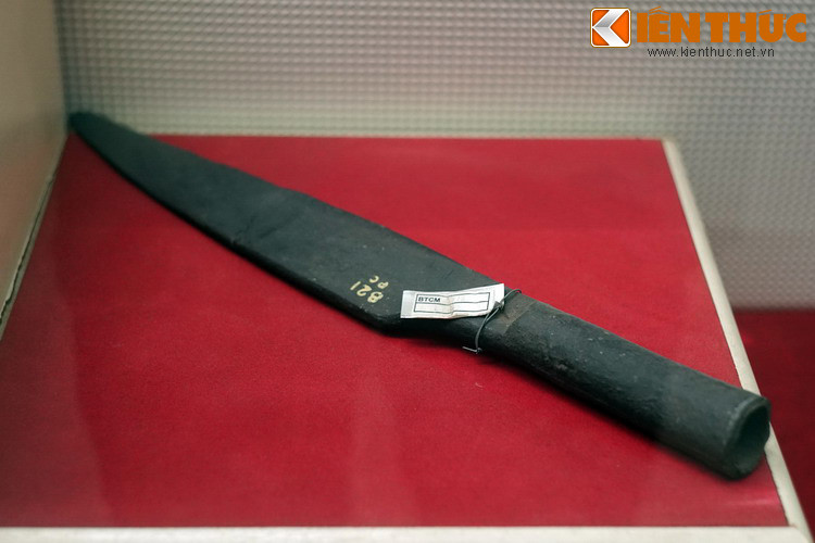 Dao găm bà Tôn Thị Quế ở xã Võ Liệt, huyện Thanh Chương, tỉnh Nghệ An dùng tự vệ trong khi hoạt động cách mạng, 1930.