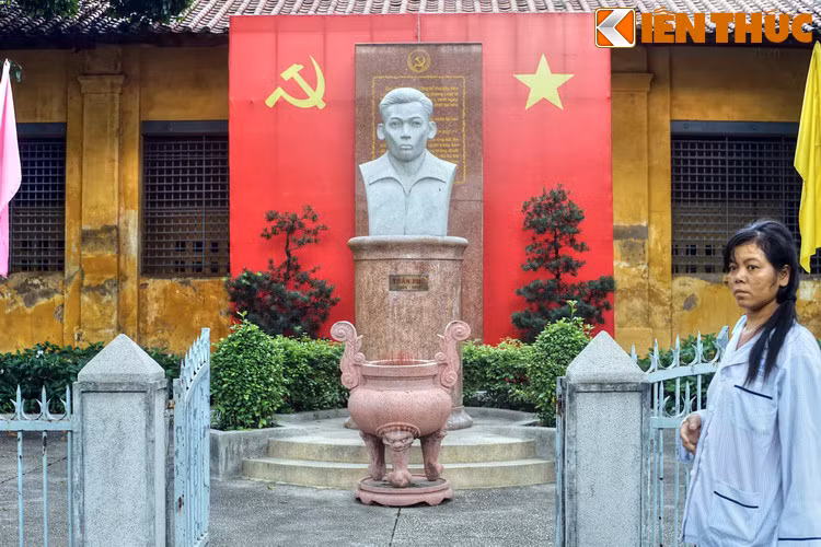 Hinh anh xuc dong noi dong chi Tran Phu hi sinh o Sai Gon-Hinh-2