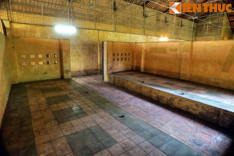 Biết đồng chí Trần Phú là Tổng bí thư của Đảng, các đồng chí ở trong trại đã tận tình chăm sóc cho đồng chí Trần Phú, đồng thời liên hệ với một số y bác sĩ từ tâm để dành cho đồng chí chế độ chăm sóc ưu đãi.