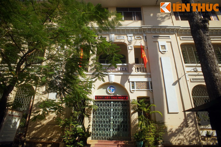 Ngày 2/6/1968, một chiếc trực thăng UH-1 của Mỹ tiến hành hoạt động càn quét ở khu vực Chợ Lớn. Do xác định nhầm mục tiêu, chiếc trực thăng này đã phóng tên lửa vào trường Phước Đức.