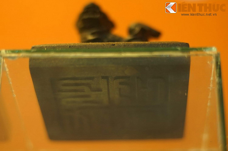 Ngược dòng lịch sử, Tả quân Lê Văn Duyệt (1763-1832) là một nhà chính trị, quân sự lớn thời Nguyễn. Ông là một trong các chỉ huy chính của quân đội chúa Nguyễn Ánh trong cuộc chiến với Tây Sơn.