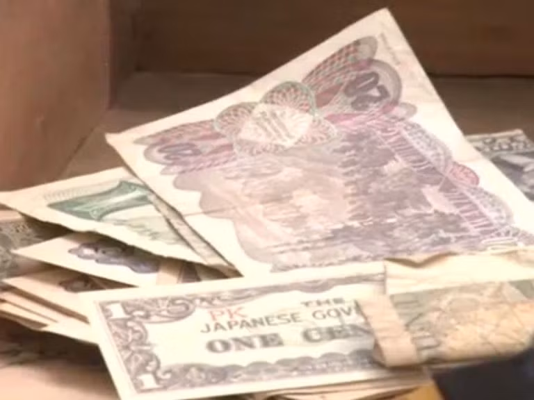 Về mặt pháp lý, ông Emil đã mua chiếc tủ bao gồm số tài sản vì vậy ông có quyền sở hữu toàn bộ số châu báu đó mặc dù trên thực tế, số tài sản này không được định giá trong giá của chiếc tủ. (Nguồn Boredomtherapy)