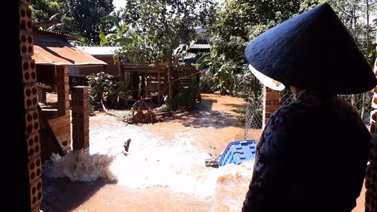 Vo kenh dan tran ho Gia Hoet, di doi hang chuc ho dan-Hinh-3