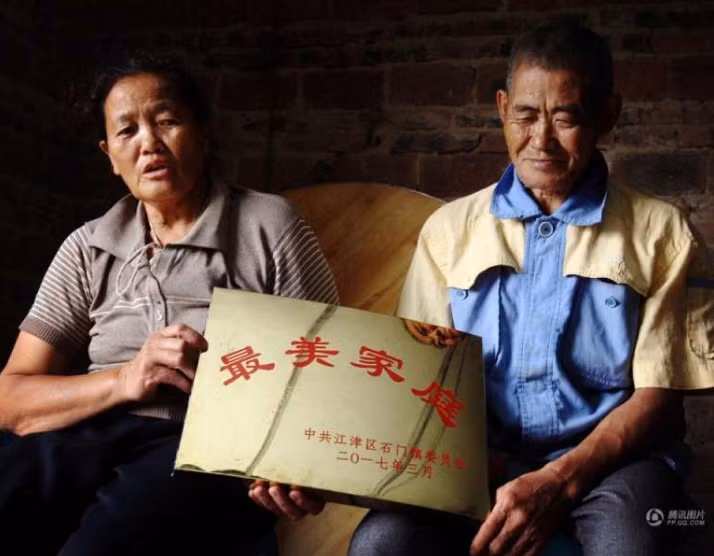 30 nam cong vo tren lung... an tinh sau nang nguoi nguoi cam phuc-Hinh-7