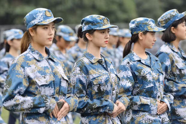 Ngày 27/9 vừa qua là ngày bắt đầu khóa huấn luyện quân sự của tân sinh viên Học viện nghệ thuật Nam Kinh, tỉnh Giang Tô, Trung Quốc.