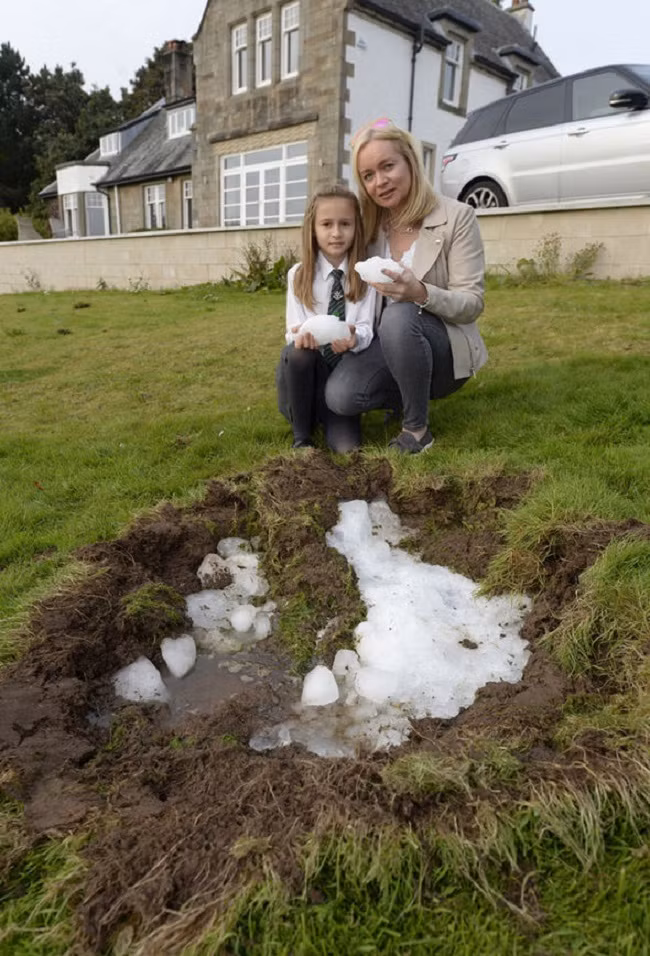 Dot nhien thay nha rung lac, chay ra san thi thay dieu choang vang nay-Hinh-4