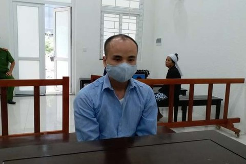  7. Tử hình gã đàn ông giết “tình cũ”, đốt xác để quỵt tiền: Ngày 21/9, TAND Hà Nội đã tuyên án tử hình bị cáo Triệu Quang Trịnh (SN 1984, ở Ba Vì) vì tội Giết người và Cướp tài sản. Nạn nhân của gã đàn ông độc ác này lại chính là “tình cũ” của gã - chị Nguyễn Thị H. (SN 1989, ở Mỹ Đức).