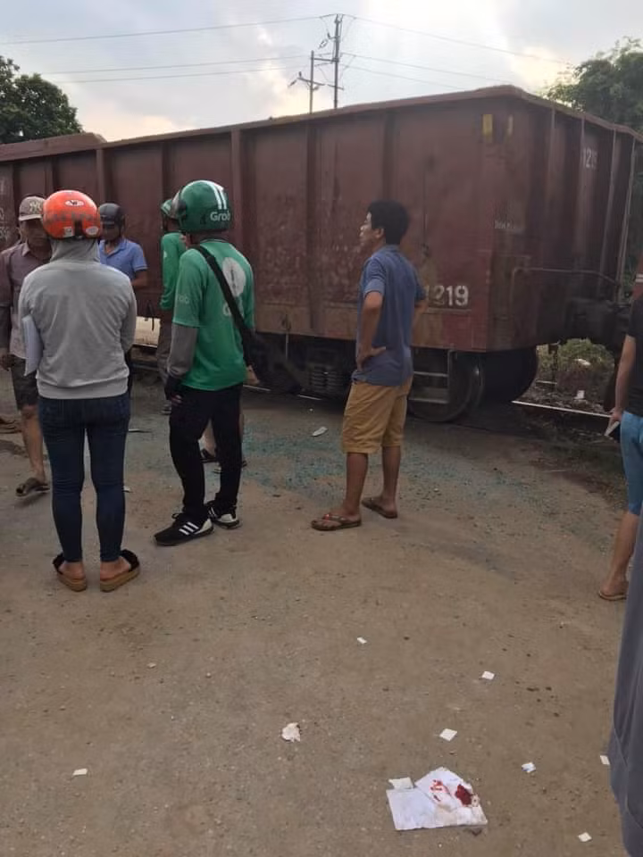 Sau khi xảy ra tai nạn gia đình cũng có mặt để đưa các em về.