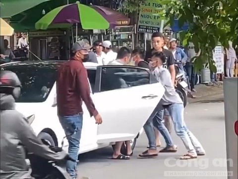 Video: Thanh nien bi 