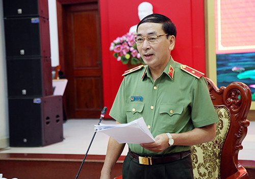 Ngày 22/10/2015, ông được Hội đồng chức danh Giáo sư Nhà nước Việt Nam công nhận đạt tiêu chuẩn chức danh Phó giáo sư ngành khoa học an ninh (theo Quyết định số 46/QĐ-HĐCDGSNN ngày 22/10/2015 của Chủ tịch Hội đồng chức danh Giáo sư Nhà nước).