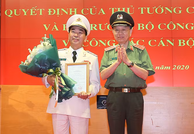 Bộ trưởng Tô Lâm chỉ đạo, giao nhiệm vụ cho Thứ trưởng Trần Quốc Tỏ, thời gian tới cần tiếp tục nêu cao tinh thần trách nhiệm, là những người lãnh đạo, chỉ huy xuất sắc, là tấm gương và chỗ dựa tin cậy để cán bộ, chiến sỹ học tập và noi theo.