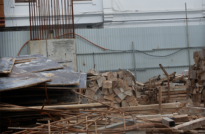 Thực tế, theo quy định của Nhà nước, thông thường công trình nhà ở xây dựng 1 tầng hầm, chỉ đối với công trình diện tích lớn, sử dụng với mục đích thương mại mới xây dựng từ 2-3 tầng hầm để xe.