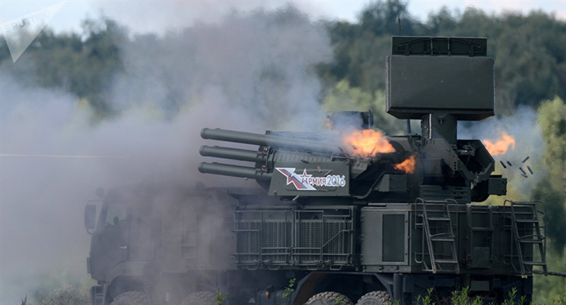 Được biết, hệ thống dẫn đường của Tomahawk có thể coi là một chuẩn mực đối với tên lửa hành trình hiện đại. Cơ chế dẫn đường của Tomahawk rất phức tạp và phối hợp nhiều công nghệ dẫn đường khác nhau, các hệ thống này bổ sung cho nhau nhằm tăng độ chính xác khi tác ch