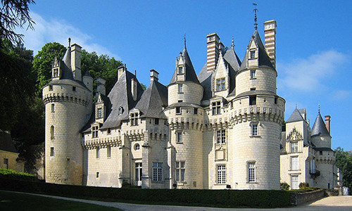 Lâu đài Château d'Ussé chính là nơi truyền cảm hứng để Charles Perrault viết nên câu chuyện cổ tích được cả thế giới biết đến “Công chúa ngủ trong rừng”.
