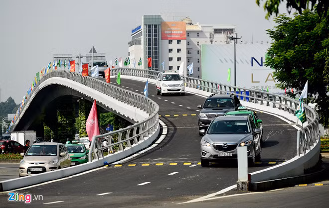 Sở GTVT đề xuất tăng gấp đôi mức phạt vi phạm giao thông trong nội thành để lấy nguồn thu phát triển hạ tầng giao thông. Ảnh: Lê Quân.