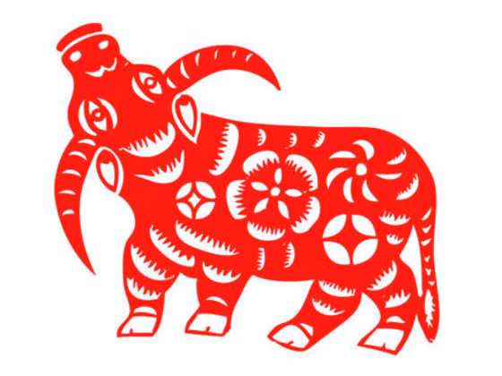 Năm 2018, sao Thái Tuế chiếu mạng nên người tuổi Sửu năm 2018 sẽ gặp tổn thất về tiền bạc. Do vậy, bạn nên suy nghĩ kỹ hơn mỗi lần tiêu khoản tiền lớn để tránh bị hao của.