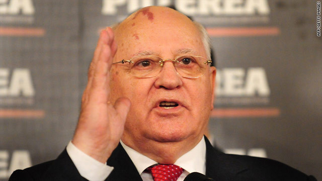 Sang đến ngày hôm sau, Liên bang Xô Viết tan rã, đặt dấu chấm hết cho nhà nước công nông ở xứ sở bạch dương.