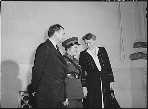 Nữ xạ thủ Pavlichenko trở thành cơn ác mộng với mọi lính Đức trên mặt trận phía đông và được các nhà báo đặt biệt danh là "quý cô tử thần". Bà là một trong số 500 người sống sót sau cuộc chiến.