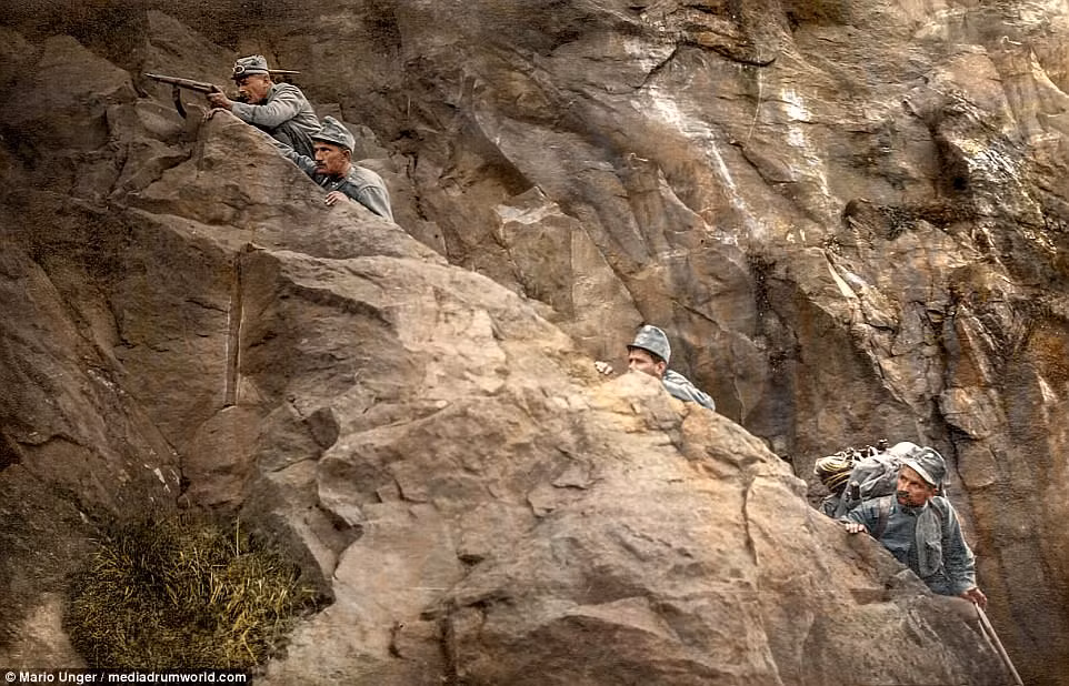 Từ năm 1915 - 1918, binh sĩ Áo - Hungary chiến đấu cam go với quân địch dọc theo biên giới của họ ở dãy Alps.